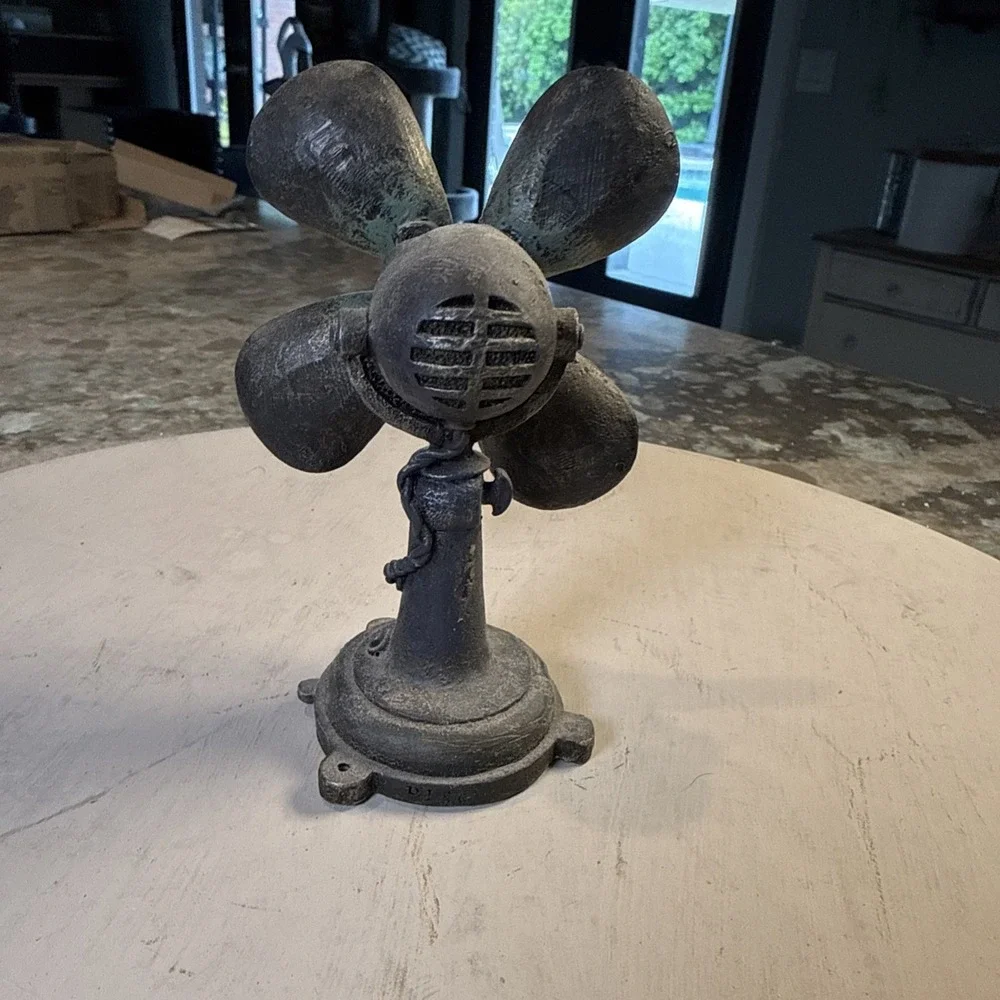 SS Sarna‎ Vintage Resin Retro Fan Desktop Decor Collectible